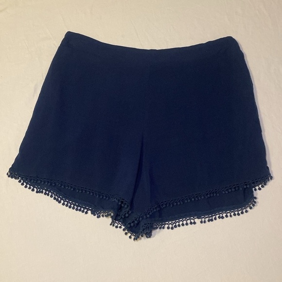 Altar'd State Women's Lightweight Pull On Pom Pom Navy Shorts Size Medium NWOT - Picture 1 of 9